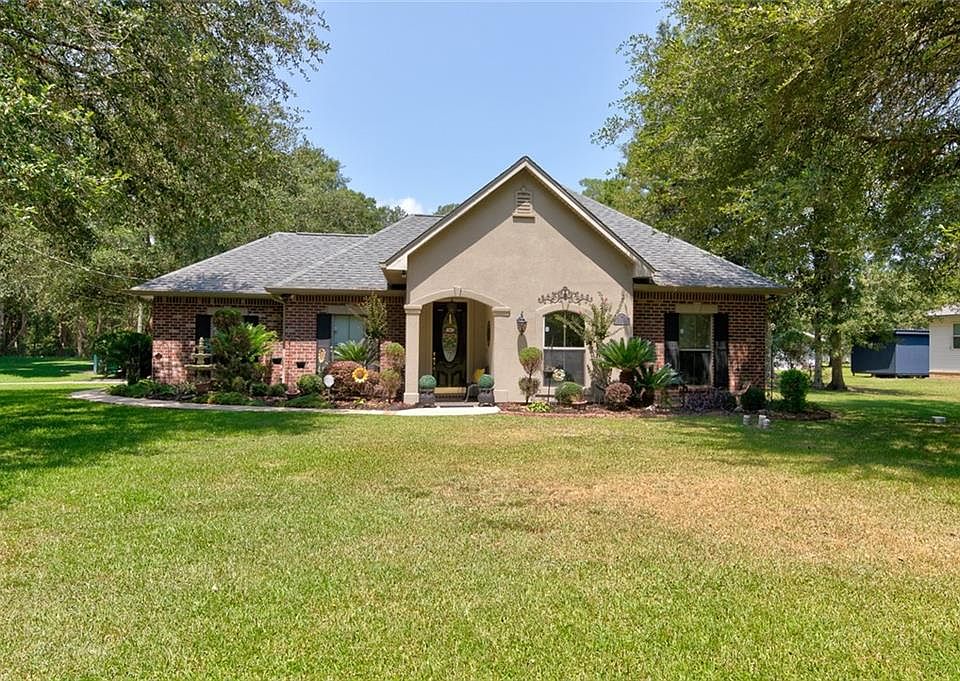 1st image of 61221 Forest Dr