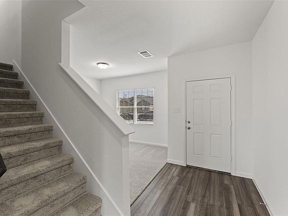 2nd image of 4 Winship Dr
