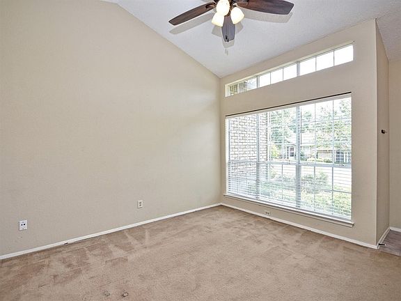 4th image of 1015 E Yager Ln Unit 208