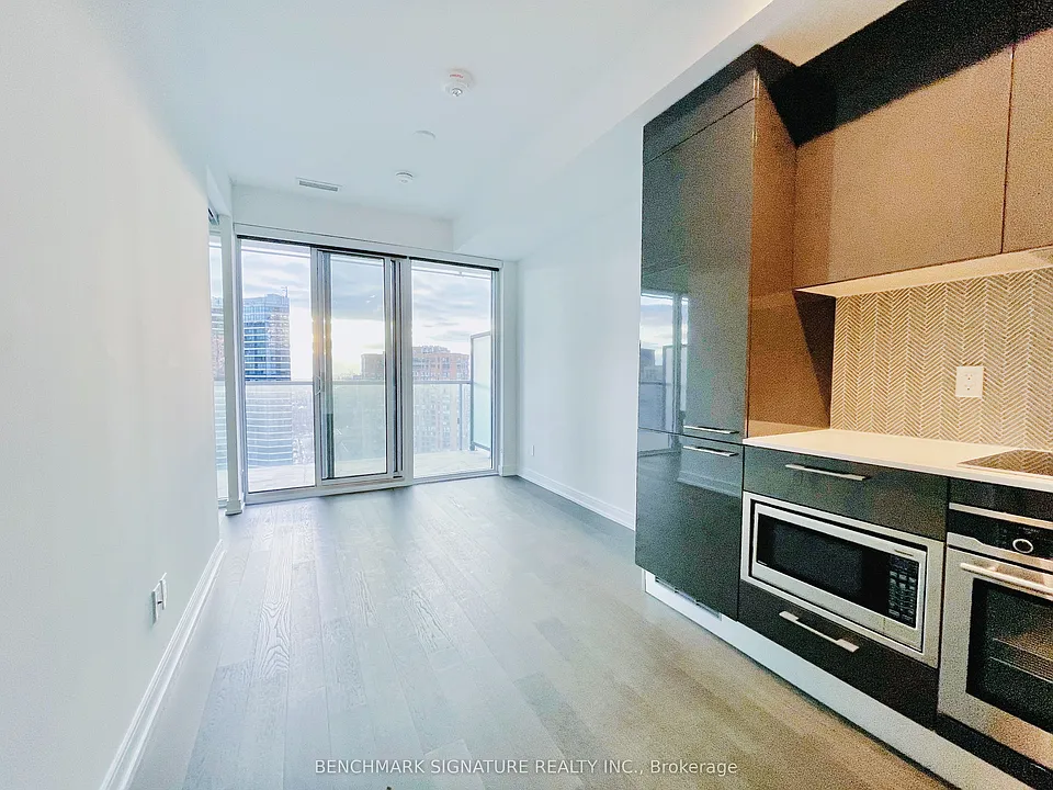 3 Gloucester St #2711