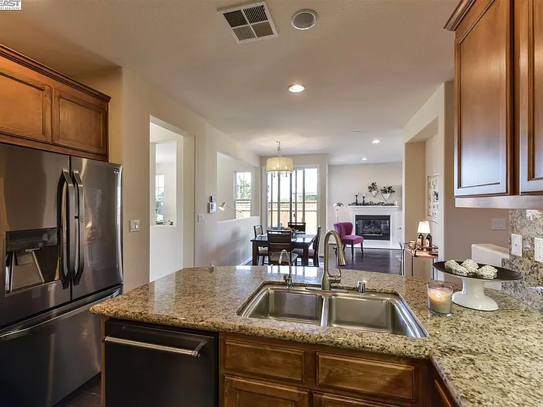 211 Kingfisher Ave — Photo 8