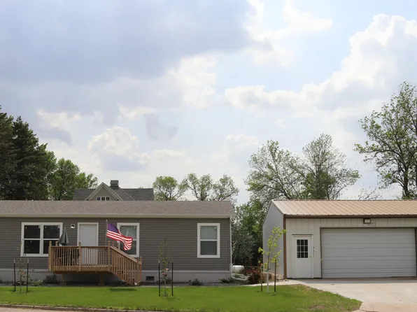 202 1st St N, Nome, ND 58062