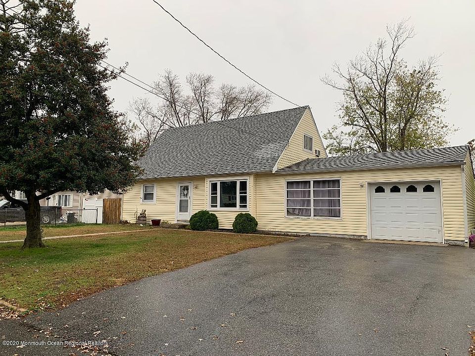 1st image of 946 Mercer Dr