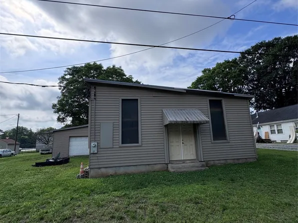 206 9th St, Belmont, NC 28012