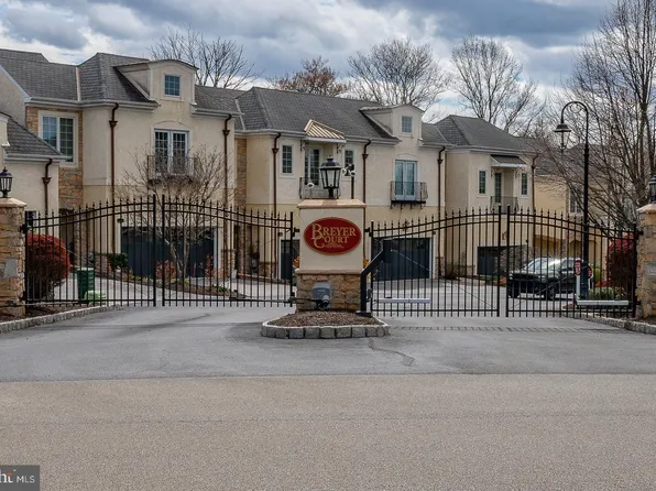 19 Breyer Ct Unit D, Elkins Park, PA 19027