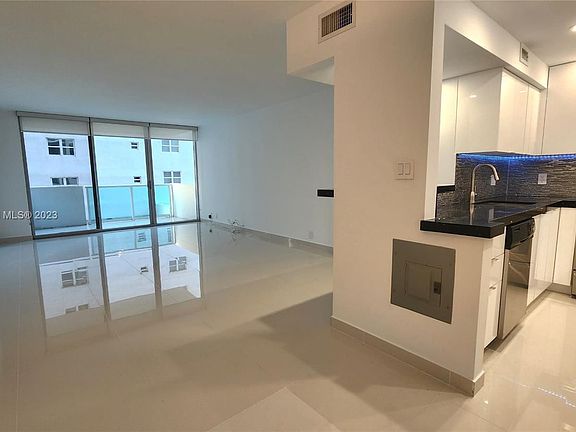 5th image of 1200 West Ave APT 319