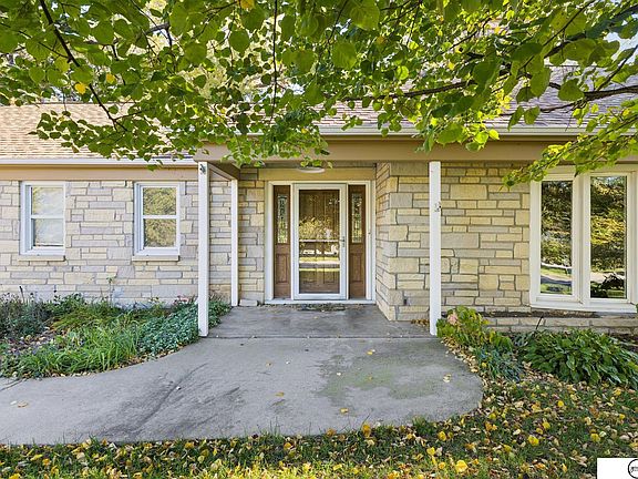 3rd image of 940 S Cotner Blvd