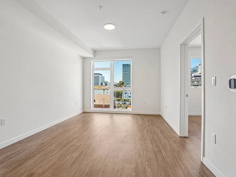 Kara Apartment in Koreatown — Photo 31