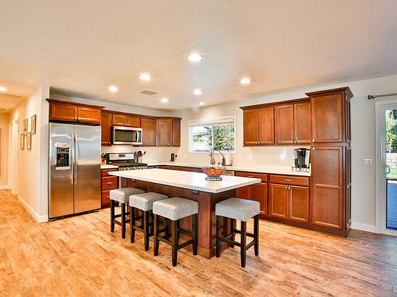 3rd image of 148 Virginia Dr