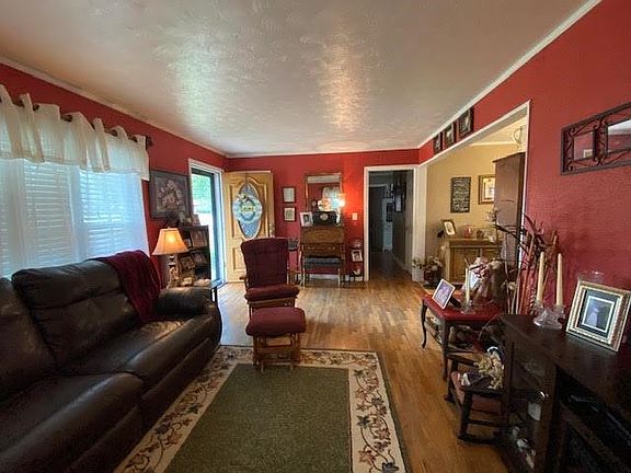 2nd image of 1106 Russell St