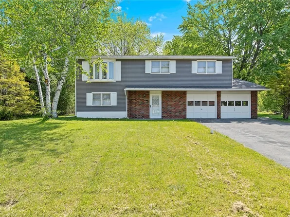 5360 Amalfi Dr, Clay, NY 13041