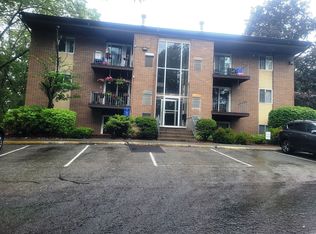1285 Lawrence St #C8, Lowell, MA 01852