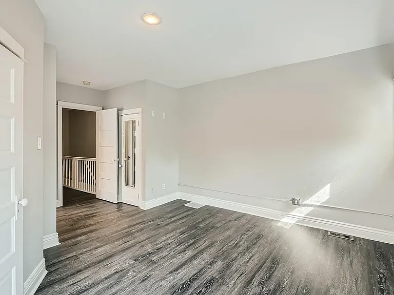 2343 Hooker St — Photo 11