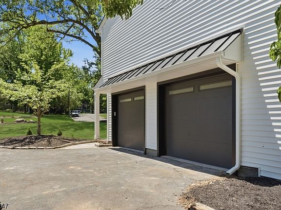 3rd image of 55 Green Hill Rd