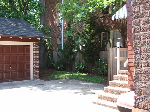 2nd image of 1709 Hampton Blvd #1