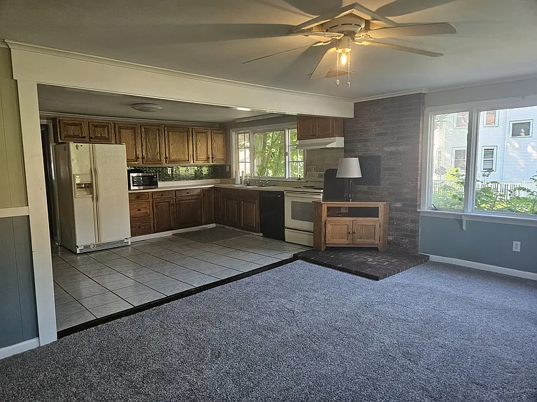 167 W Main St #1 — Photo 1