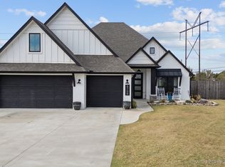 8708 E Joliet St, Broken Arrow, OK 74014