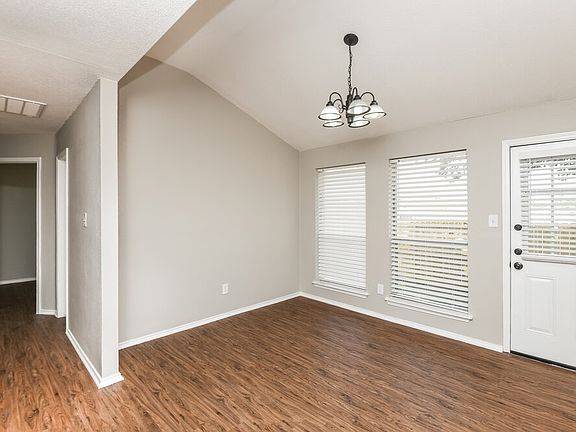 5th image of 415 Faircrest Dr
