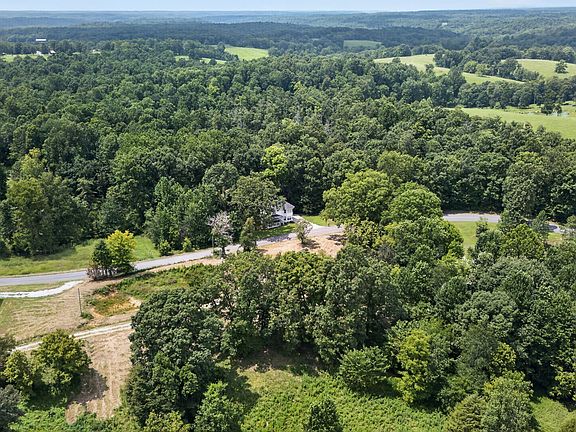 3rd image of 444 French Hill Rd