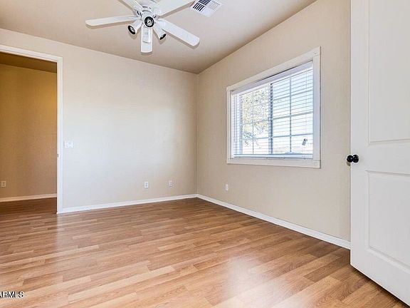 4th image of 1104 N 106th Pl