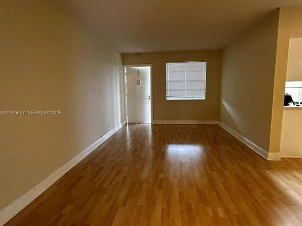 1100 NE 1st Ct APT 312, Hallandale, FL 33009