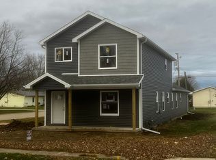 300 S Main St, Herscher, IL 60941