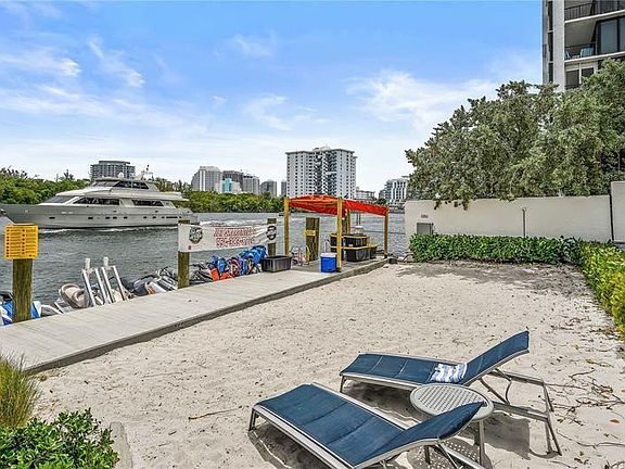4th image of 2670 E Sunrise Boulevard #1124