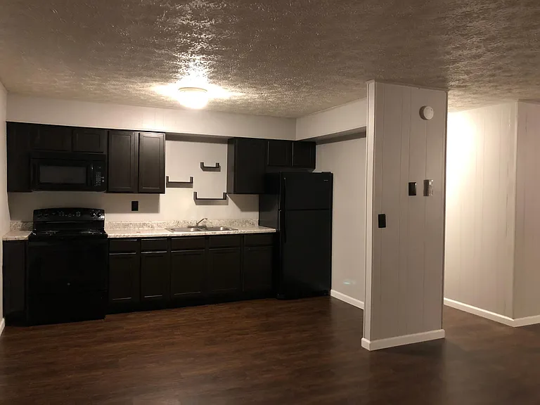900 Crique Side Dr #5 — Photo 2