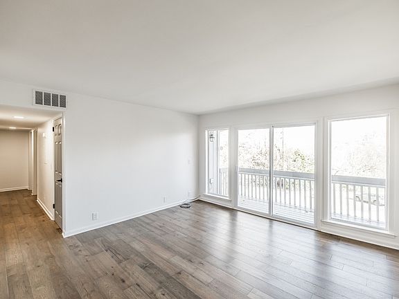 3rd image of 21 Vaughns Gap Rd APT 55