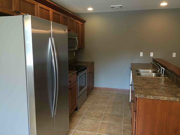 2nd image of 505 E Adams St APT 15