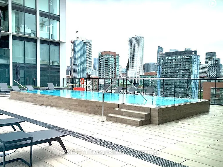 158 Front St E #1613 — Photo 34