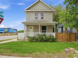 1191 1st Avenue NE, Moose Jaw, SK S6H 1A2