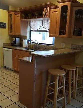 5th image of 1404 SW 83rd Ave