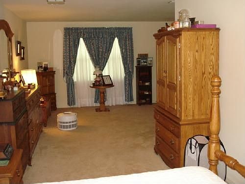 master bedroom sitting area