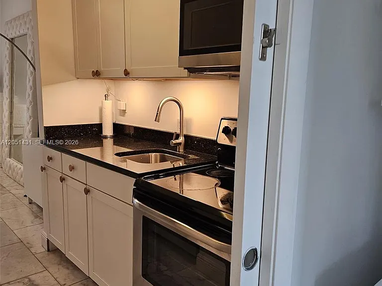 918 Jefferson Ave #8 — Photo 16