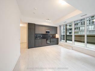 400 King St W #822, Toronto, ON M5V 1K2