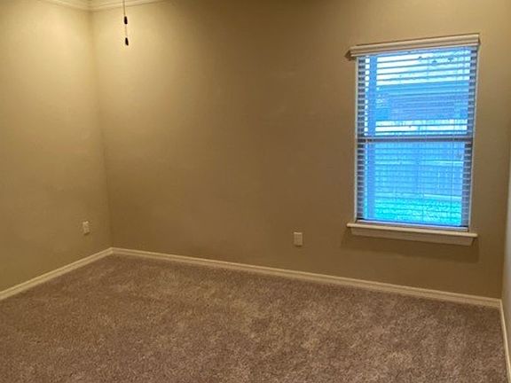 5th image of 2633 N Miranda Ave