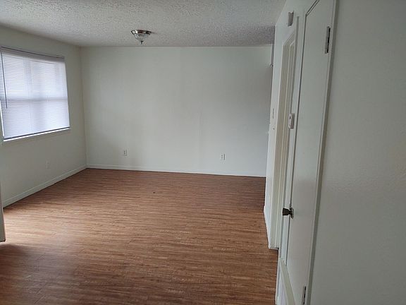 2nd image of 1224 N Lbj Dr #101
