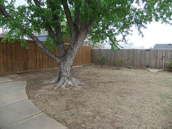 5th image of 1720 Evergreen St