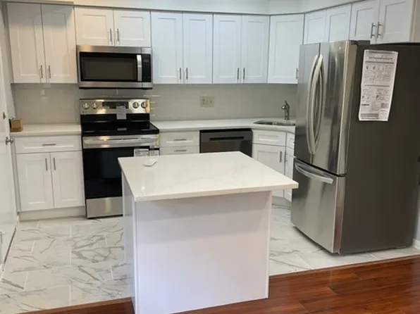 7 Savin Park #7, West Haven, CT 06516