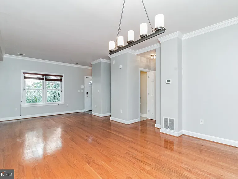2270 S Garfield St #4 — Photo 10