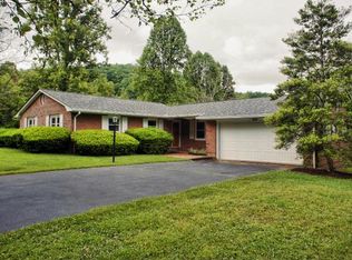 514 Terrace Lake Dr, Johnson City, TN 37601