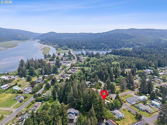 3rd image of 2180 SE Alsea Way