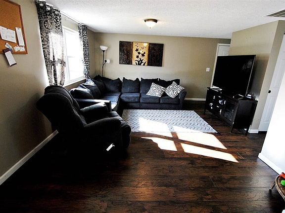 3rd image of 4219 Birnam Dr