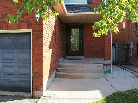 2nd image of 4339 Radisson Cres