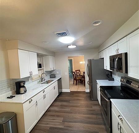 4th image of 204 Monet Dr