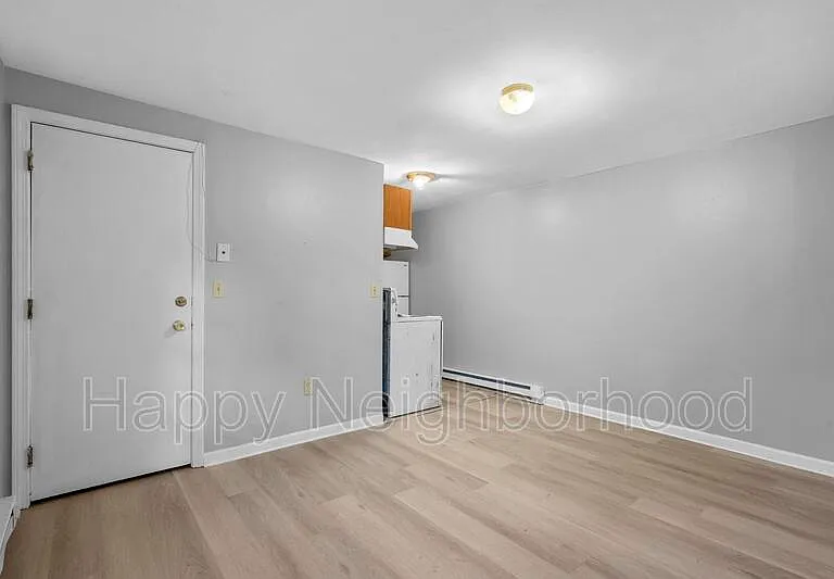 451 Divinity St #I — Photo 8