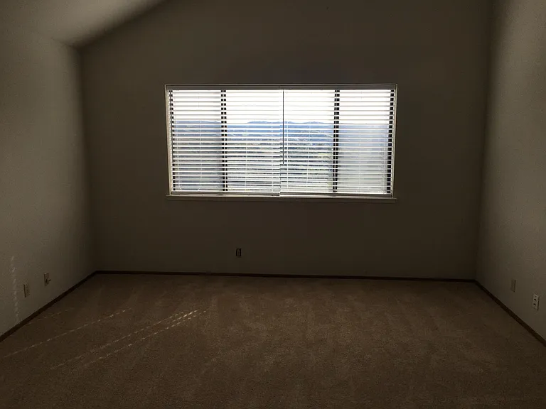 16840 Columbia Dr — Photo 10