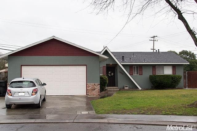 1st image of 1824 E Saratoga Dr
