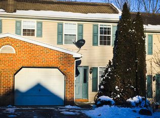 400 Crosswinds Dr, Lititz, PA 17543